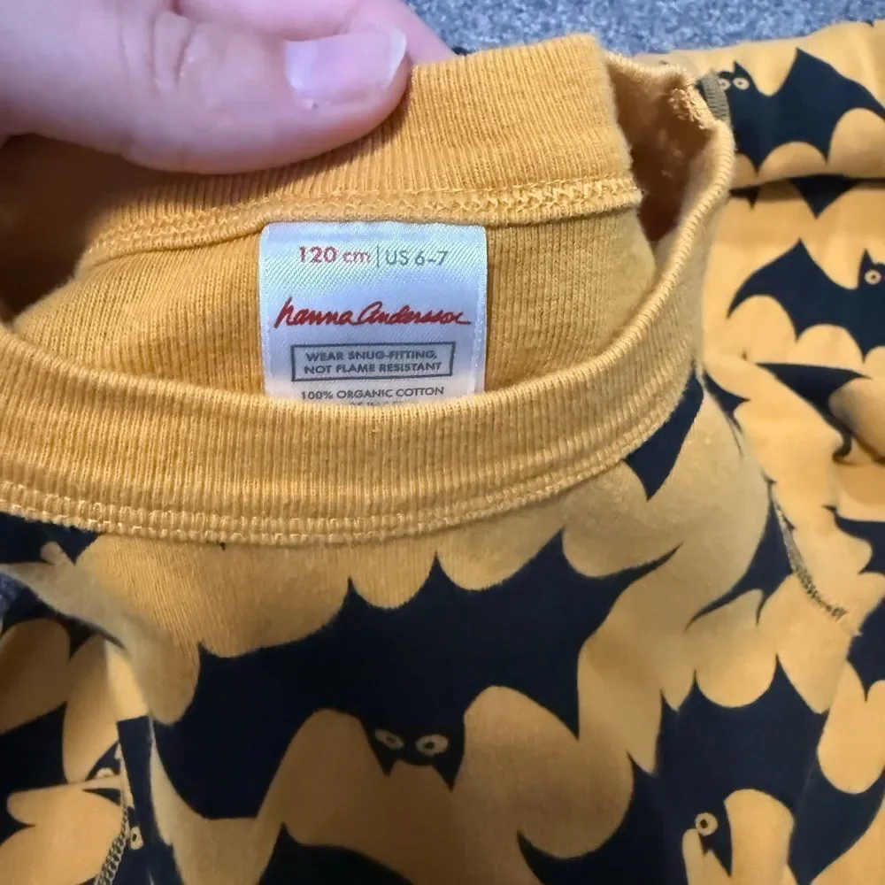 Hanna Andersson Black Bat Print Pajama Set Sz 120cm